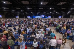 southern-baptists-reject-amendment-banning-churches-with-women-pastors