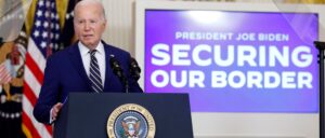 less-than-30%-of-americans-approve-of-biden’s-handling-on-immigration,-poll-finds