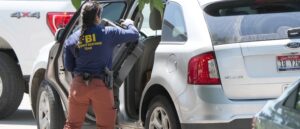 suspect-in-custody-after-alleged-armed-standoff-inside-seattle-fbi-building