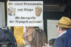 protesters-outside-capitol-hill-club-heckle-attendees-ahead-of-trump-visit-–-washington-examiner