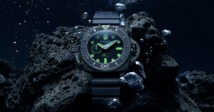 panerai’s-submersible-elux-lab-id-dive-watch-generates-its-own-light-show