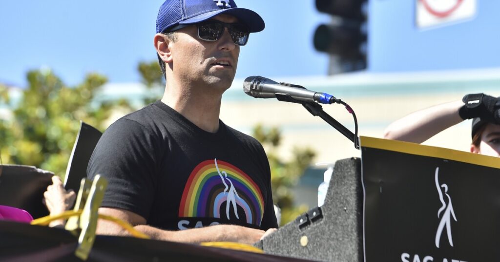 california-mayor-spanked-at-drag-queen-campaign-event,-rages-at-libs-of-tiktok-over-viral-post