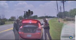 texas-dps-finds-3-illegal-aliens-in-trunk-of-car-during-traffic-stop-(video)