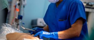 authorities-charge-plastic-surgeon-with-manslaughter-after-wife-dies-following-surgery