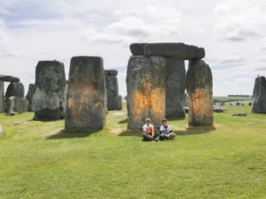 climate-activists-vandalize-stonehenge-with-orange-powder-paint-–-washington-examiner