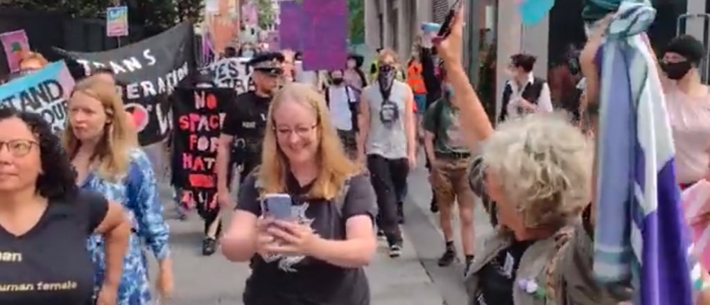 women’s-rights-advocates-calmly-walk-through-crowd-of-trans-activists-following,-harassing-them-in-viral-video