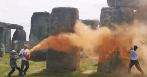 climate-cultists-vandalize-3,500-year-old-rock-formations-at-stonehenge-to-battle-global-warming