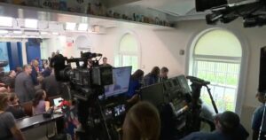 reporter-collapses-during-live-white-house-press-briefing-(video)