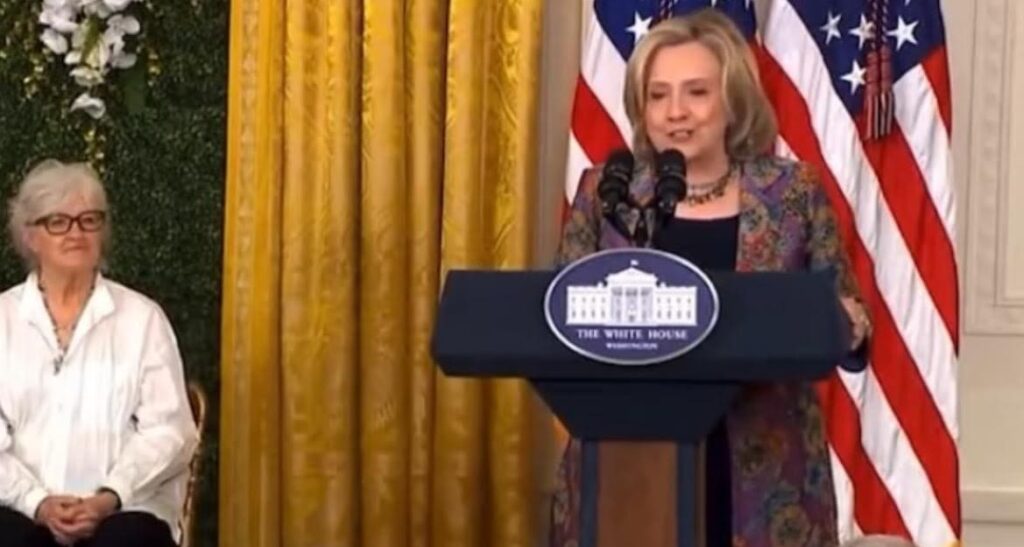 she’s-ba-ack!-hillary-clinton-returns-to-the-white-house-wrapped-in-a-drape-(video)-|-the-gateway-pundit-|-by-cristina-laila
