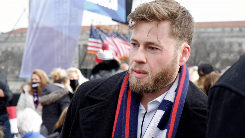 breaking:-tyranny-takes-hold-in-america!-reporter-owen-shroyer-sentenced-to-60-days-in-prison-for-speech-crimes!-–-doj-says-“shroyer-helped-create-january-6”-through-his-speech!-|-the-gateway-pundit-|-by-alicia-powe