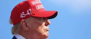 fact-check:-image-of-former-president-donald-trump-with-puffy-face-has-been-edited