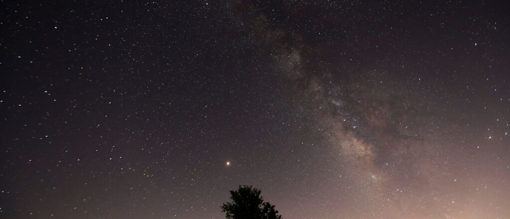 nasa’s-latest-discovery-suggests-faraway-planet-may-contain-vast-ocean