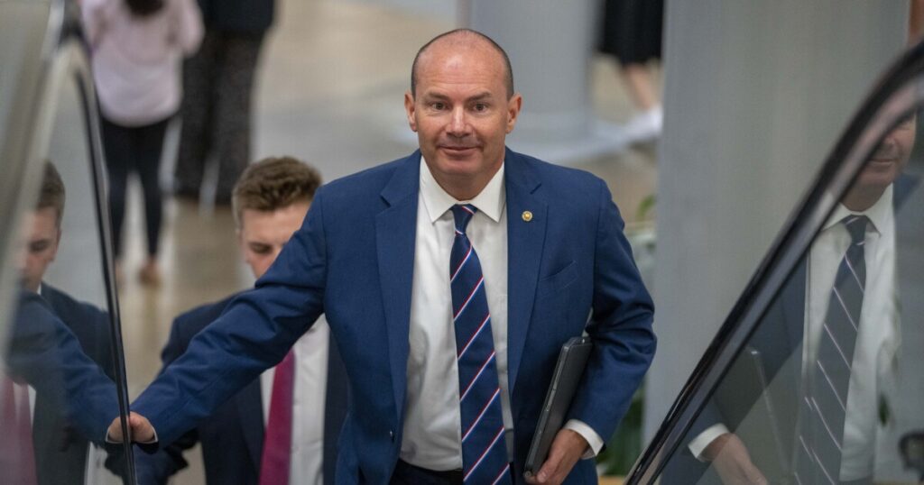 mike-lee-calls-out-‘law-firm-of-schumer,-mcconnell,-mccarthy,-and-jeffries’-as-potential-shutdown-looms