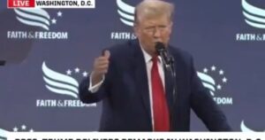 trump-says-he-pitched-a-‘migrant-league-of-fighters’-to-ufc-president-dana-white