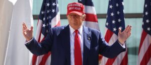 fact-check:-biden-campaign’s-comparison-of-rally-audience-with-trump-is-missing-context