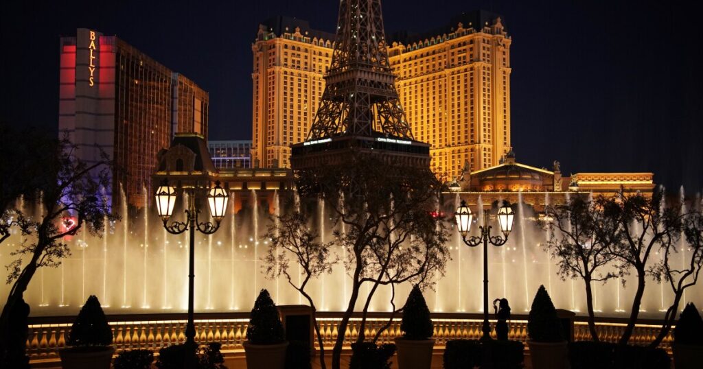 mgm-cyberattack-continues-to-paralyze-casinos,-frustrating-vegas-tourists