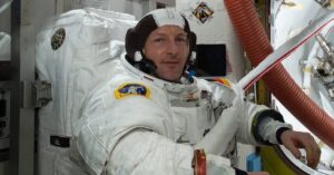 nasa-desperately-needs-new-spacesuits.-private-firms-are-struggling-to-make-them