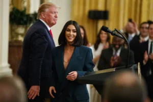trump-‘wounded’-by-kim-kardashian’s-support-for-biden-–-washington-examiner