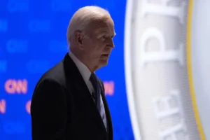 democrats-sound-‘alarm-bells’-after-biden’s-debate-performance-–-washington-examiner