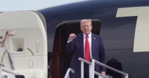 “trump!-trump!-trump!”-–-president-trump-arrives-to-atlanta-to-crowd-of-cheering-supporters-(video)