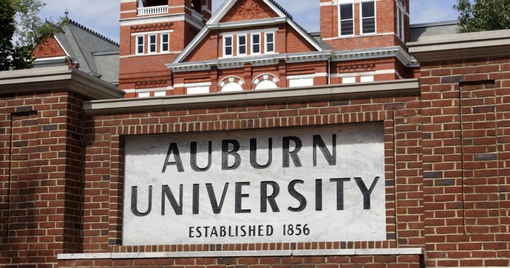 over-100-auburn-university-students-baptized-at-christian-worship-service