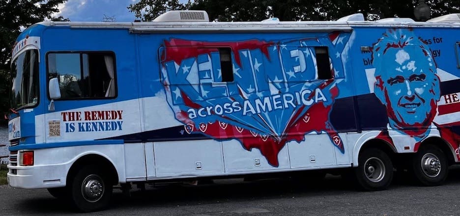 caravan-supporting-robert-kennedy-jr.-to-protest-dnc’s-war-on-democracy-–-protest-planned-outside-dnc-on-thursday-|-the-gateway-pundit-|-by-assistant-editor