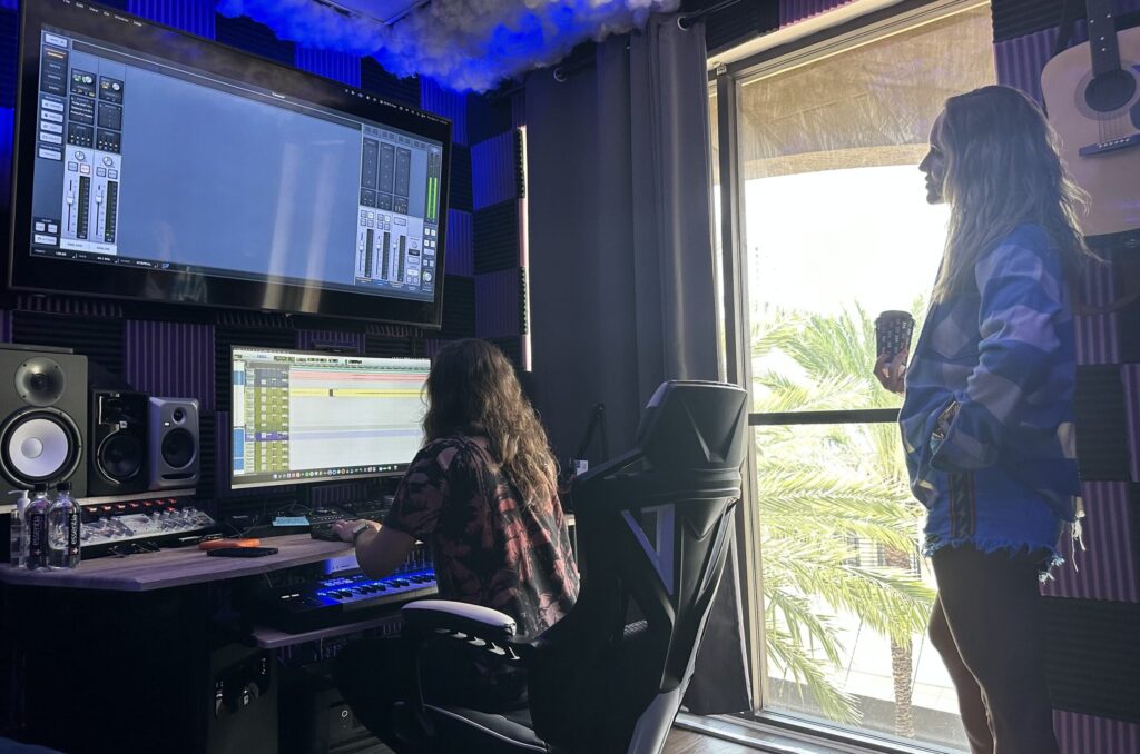 exclusive:-“that’s-donald-trump.-he’s-not-backing-down”-–-lara-trump-records-tom-petty-‘won’t-back-down’-cover-song-to-be-released-september-29-|-the-gateway-pundit-|-by-jordan-conradson