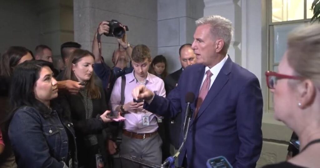 mccarthy-shuts-down-ap-reporter-defending-joe-biden’s-corruption-and-lies,-forces-her-to-admit-there-is-evidence-to-support-impeachment-inquiry-(video)-|-the-gateway-pundit-|-by-cristina-laila