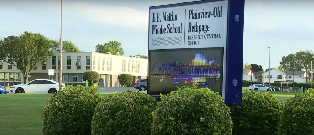 ‘homosexual-architect’-or-‘retired-prostitute’?-teacher’s-assignment-made-fifth-graders-choose-who-to-save