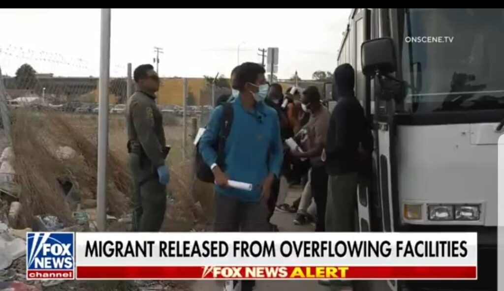 white-buses-with-no-logos-or-insignia-release-hundreds-of-illegal-aliens-to-city-street-in-san-diego-(video)-|-the-gateway-pundit-|-by-david-greyson