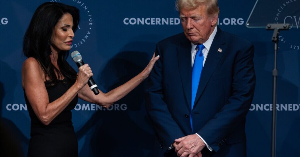 donald-trump-and-ron-desantis-face-off-for-evangelical-votes:-washington-photos-of-the-week