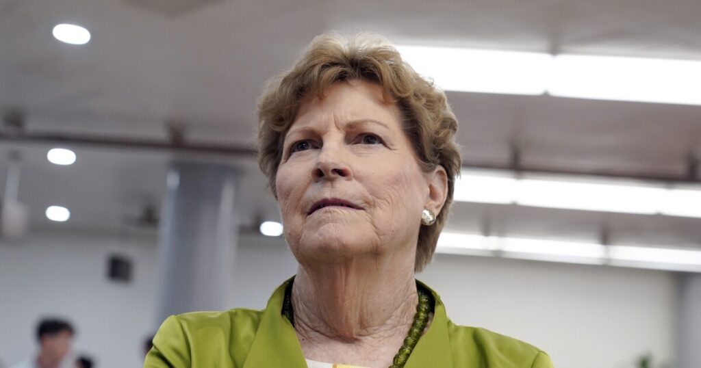 democratic-senators-request-details-about-us-starlink-contract-after-ukraine-incident