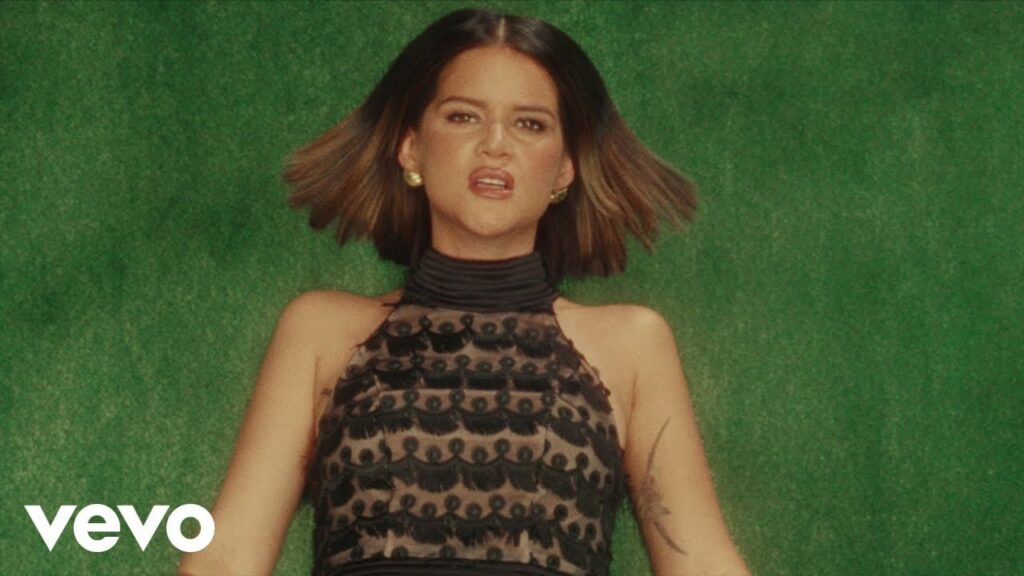 maren-morris’-shots-at-jason-aldean’s-‘small-town’-in-music-video-epically-backfire