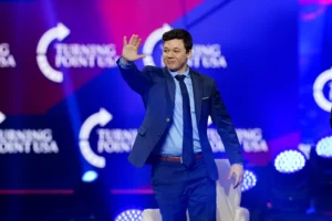 kyle-rittenhouse-slammed-after-pledging-to-write-in-ron-paul-over-trump-–-washington-examiner