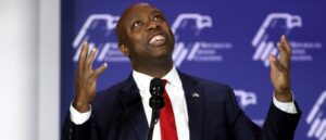 ‘like-a-kid-in-a-candy-shop’:-sen.-tim-scott-marries-at-58