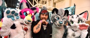 ‘child-free-by-choice’:-cat-lady-convention-goers-embrace-kamala-harris,-diss-jd-vance