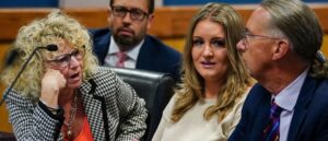 ex-trump-lawyer-agrees-to-cooperate-for-dropped-charges-in-‘fake-electors’-case