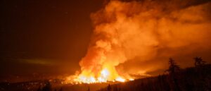 fires-erupt-throughout-us,-bringing-widespread-threats-to-life,-property-and-infrastructure