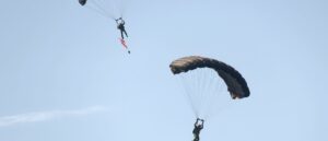 tragic-accident-during-routine-jump-kills-skydiving-instructor,-student