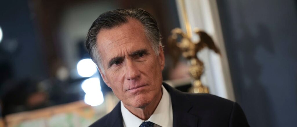 fact-check:-viral-facebook-post-falsely-claims-mitt-romney-has-‘resigned-in-disgrace’