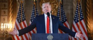 donald-trump-tweets-for-first-time-since-feds-took-his-mugshot