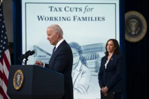 harris-ties-her-own-hands-with-$400,000-tax-pledge-–-washington-examiner
