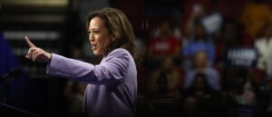 anti-israel-protesters-crash-event-supporting-kamala-harris,-clash-with-cops