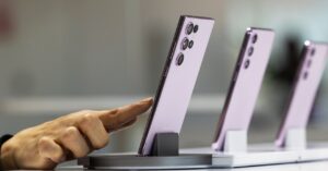 why-did-samsung-take-control-of-my-banking-app?-inside-android’s-‘clobbering’-dilemma