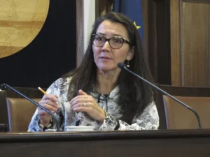 democrat-mary-peltola-counts-on-alaska’s-ranked-choice-voting-–-washington-examiner