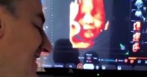must-see:-32-week-old-unborn-baby-in-the-womb-smiles-to-daddy’s-voice-in-ultrasound-(video)