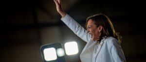 five-ways-kamala-can-burn-up-on-entry-at-the-dnc