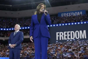 kamala-harris-leaves-dnc-to-rally-with-walz-in-wisconsin-–-washington-examiner