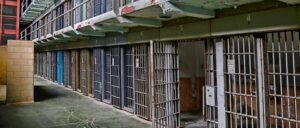 escaped-murder-suspect-captured-after-barricading-himself-in-workplace,-authorities-say