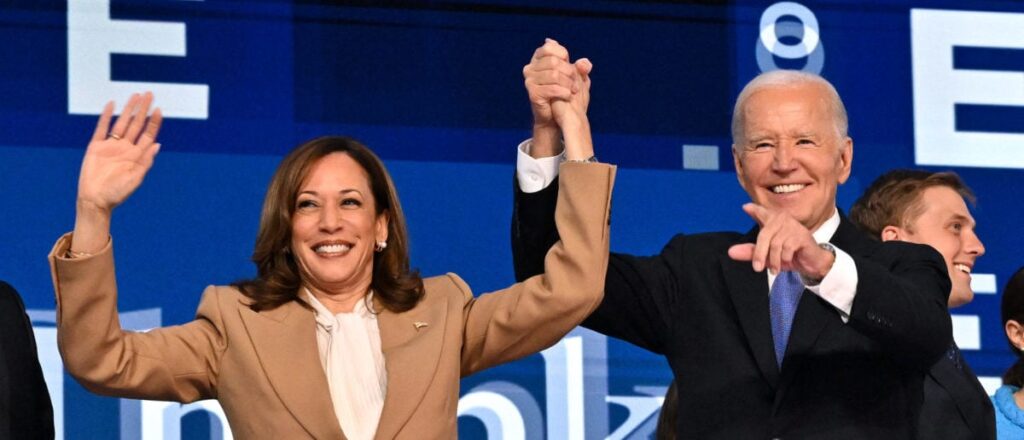 fact-check:-viral-x-video-falsely-claims-kamala-harris-was-‘too-intoxicated-to-stand-up’-at-dnc